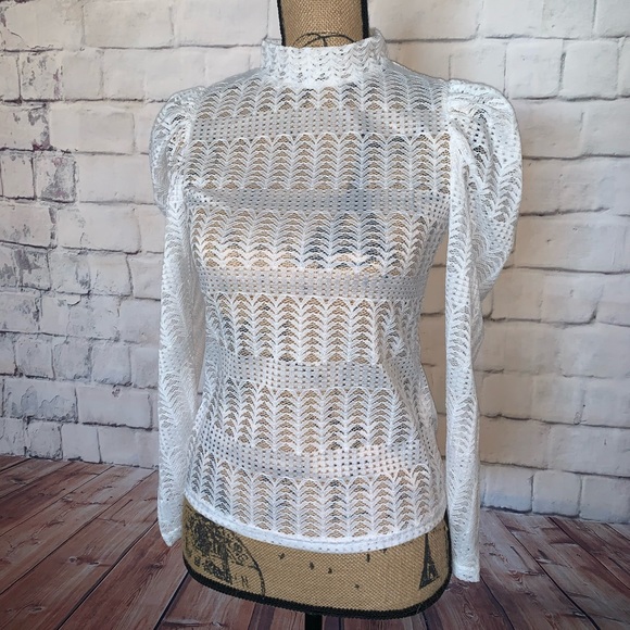 ✨ SOLD NWOT Gorgeous lace top - Picture 4 of 6